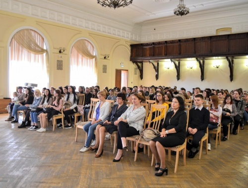 28 ноября 2019 года студенты ВятКУ побывали на встрече с инспектором ГИБДД. 